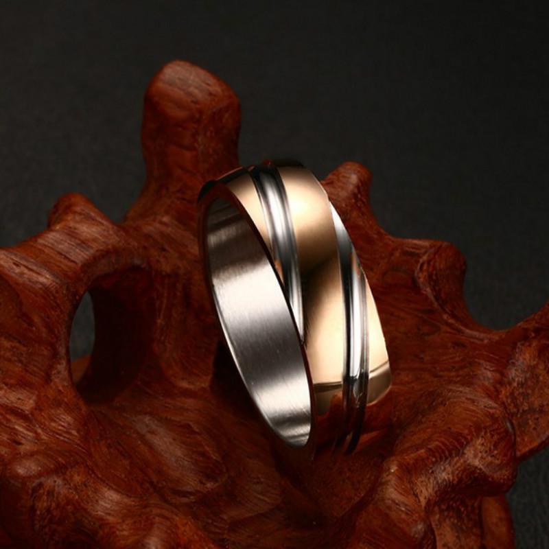 Anillo doble salvaje de acero de titanio simple con personalidad japonesa y coreana
