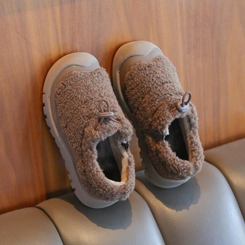 Children's wool shoes 2025 autumn and winter new small lamb's hoof cotton shoes one pedal boys and girls lamb wool warm casual shoes