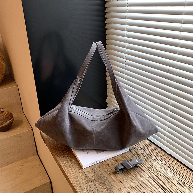 Large Capacity Bag Women's Autumn and Winter Matte Retro Shoulder Messenger Bag Commuter Dumpling Bag