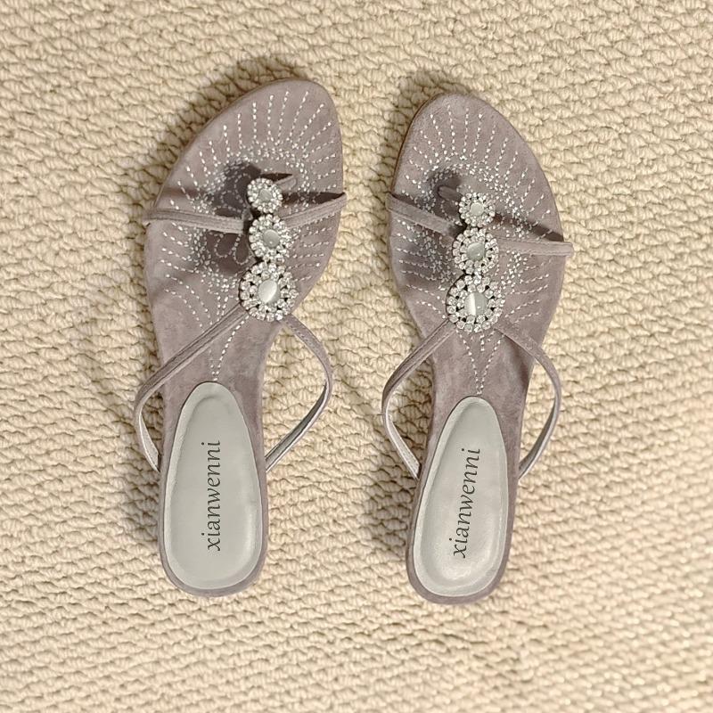 Летние Новые Женские Шлепанцы Жемчужная Вышивка Каблуки-Шпильки Вьетнамки Ношение Низких Каблуков Винтажные Вышитые Женские Сандалии 35 серый