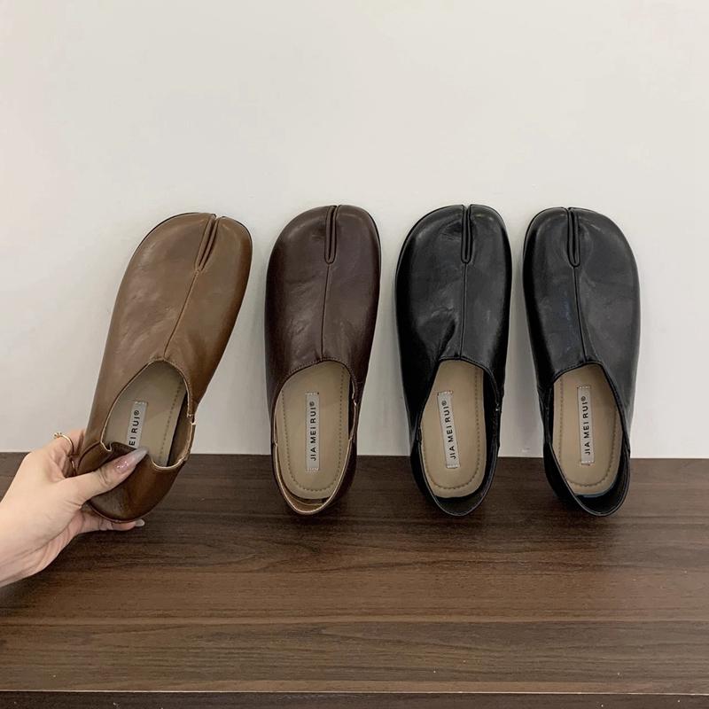 Autumn New Women Flat Shoes Fashion Split Toe Slip On Laofer Shoes Soft Flat Heel Casual Outdoor Single Shoes