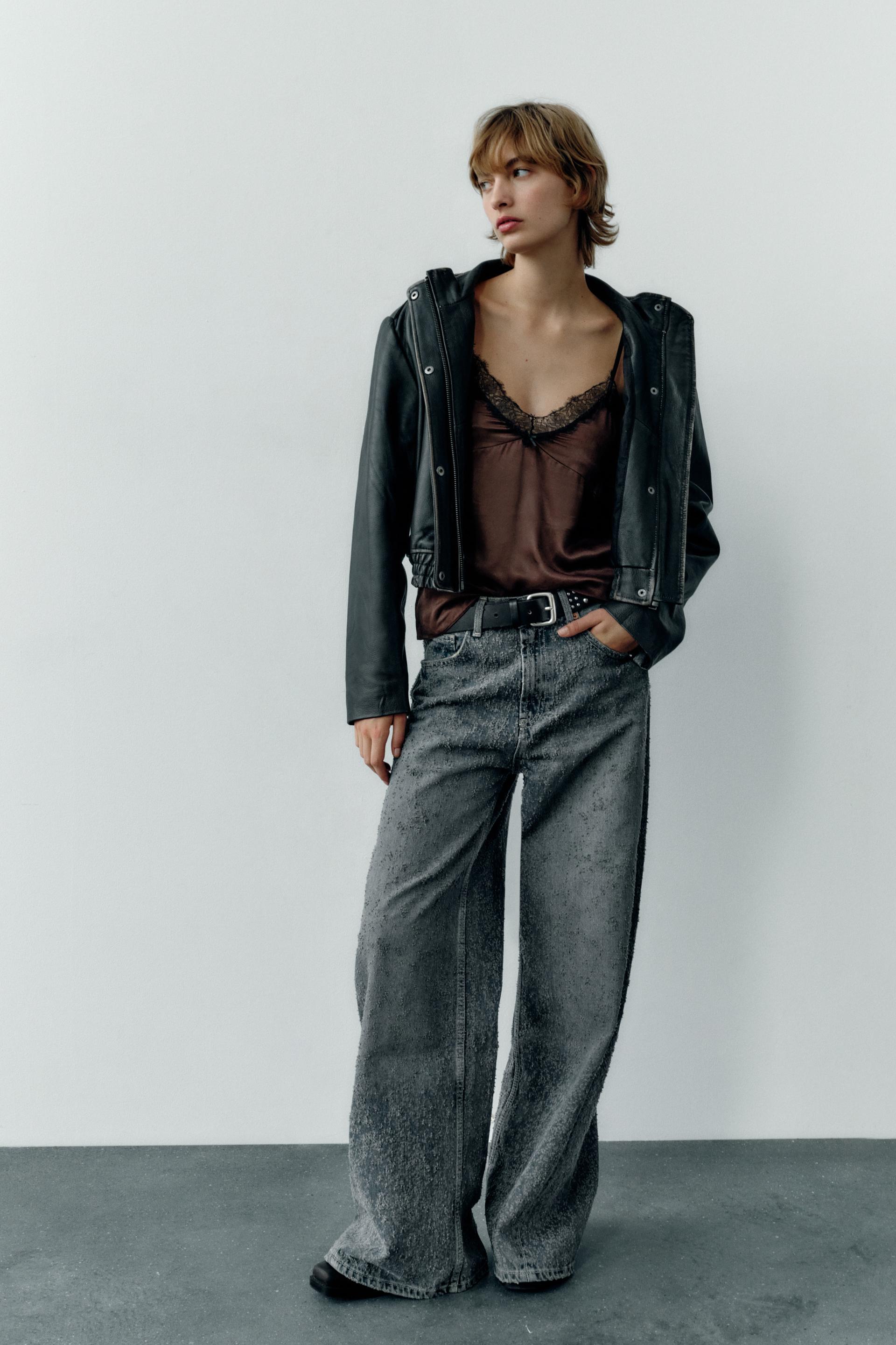 

АТЛАСНЫЙ ТОП-КАМИЗОЛЬ