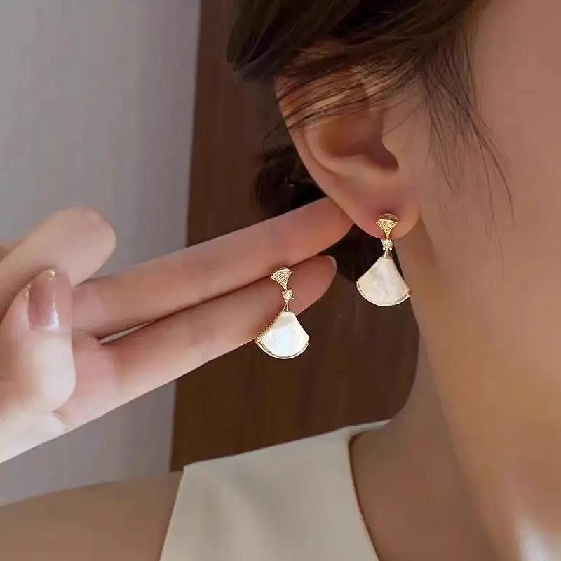 Elegant Luxury Fan Shaped Spring Summer Zircon Niche Design High End Feel Light Weight Trendy Explosion Style Earrings For Wome