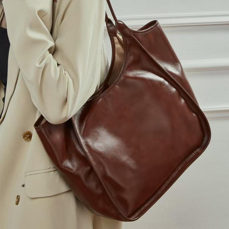 New Top Layer Cowhide Women's Shoulder Bag High Texture Leather Armpit Bag Large Capacity Commuting Shopping Bag 0 sold