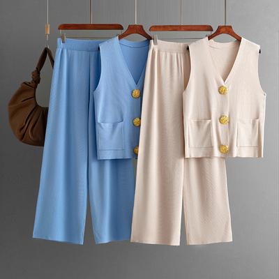 Un Nuovo Set di Moda Estiva per Donna, Caratterizzato da Top a Maglia Senza Maniche con Bottoni e Pantaloni Casual a Gamba Larga Monocolore