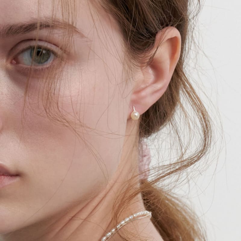 LOVE ME MONSTER [Silver] 5mm Pearl Ring Earrings (L241MER070)