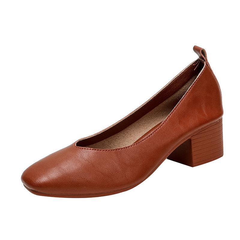 Leather mother shoes women's soft leather flat-soled single shoes spring new versatile soft-soled comfortable grandma shoes women's shallow mouth