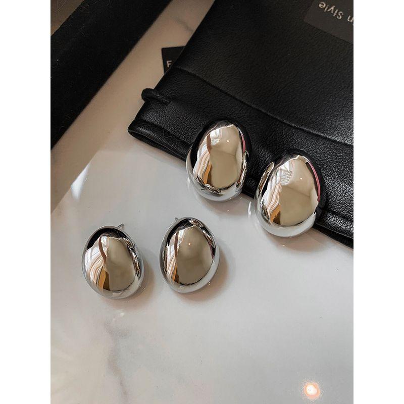 Style Metal Heavy-Duty Exaggerated Large Earrings for Women, High-End, Face-Slimming, Light Luxury, Premium Feel, 2026 New Model, Gold Earrings