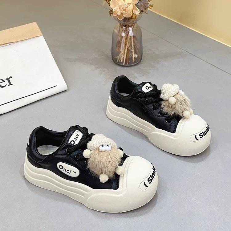 Laughing leather board shoes women's 2025 new big head ugly cute little white shoes versatile platform bread low-top casual shoes