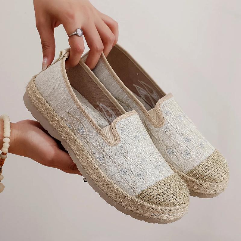 Processing customized new old Beijing cloth shoes breathable one-pedal casual versatile soft sole comfortable Xiaoxiang fisherman shoes women