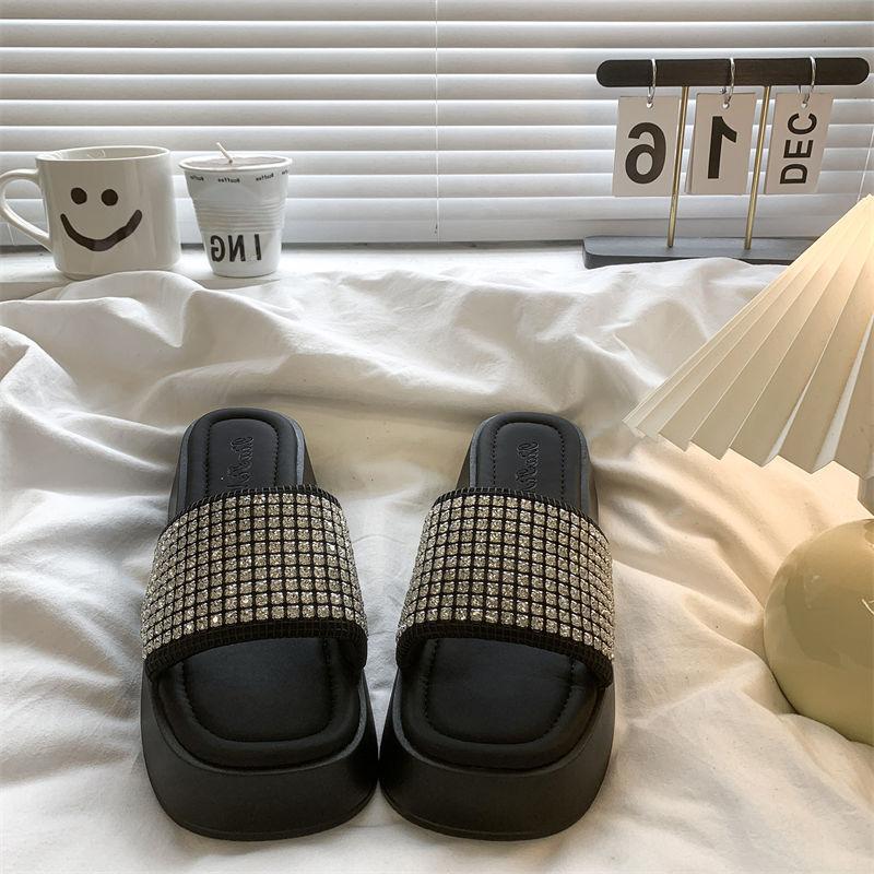 Thick-soled heightening word with slippers women's summer wear rhinestone muffin shoes 2025 slope heel fashion sandals women's shoes