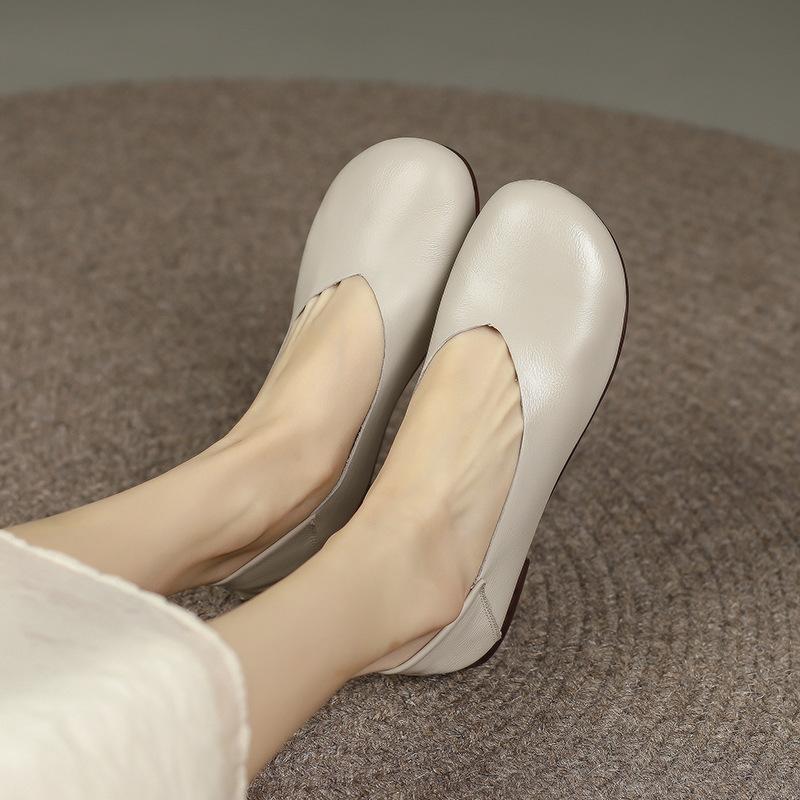 Fashion New Women's Flat Shoes Round Toe Genuine Leather Soft Sole Comfort Mid Aged Elderly Mother Shoes Fashion Casual Slip-on Loafers