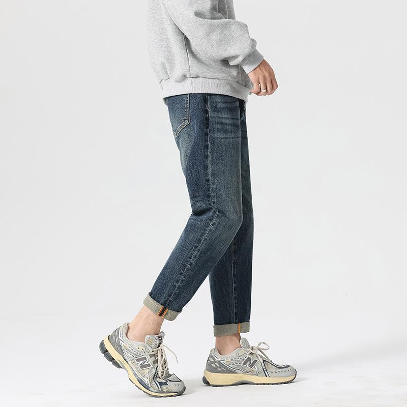 Autumn and Winter Velvet Slim Slightly Tapered Small Foot Elastic Jeans Men's Trend Washed Retro Dad Denim Trousers