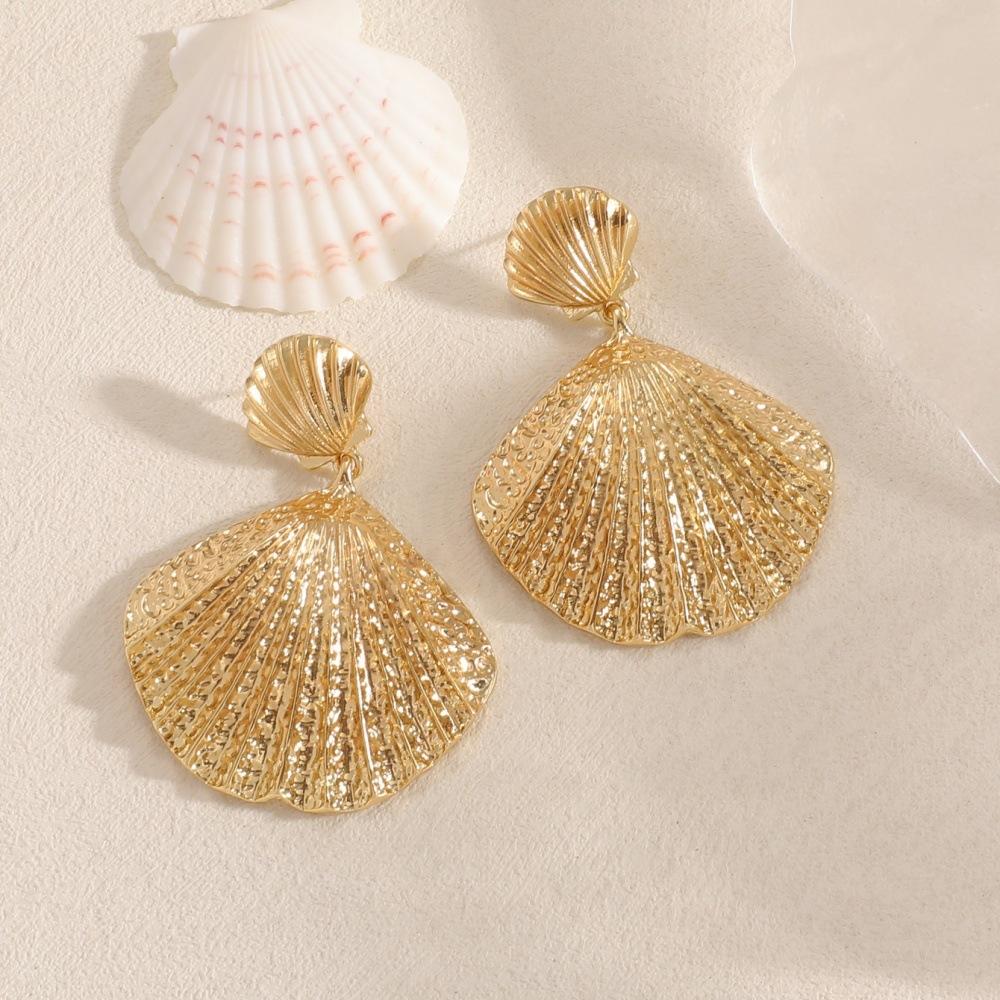 European and American fashion beach style shell earrings Internet celebrity temperament design sense geometric fan stud earrings