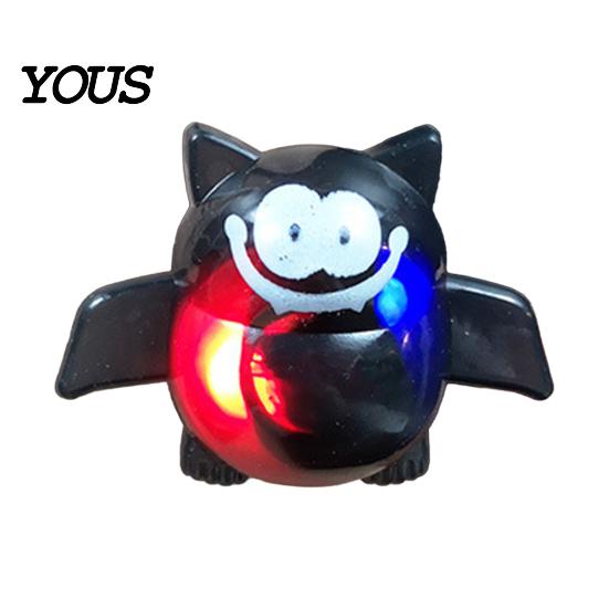 Bague sur le thème d'Halloween Anneaux LED, Anneaux de Doigt Lumineux Jouet pour Enfants Adultes, Décoration de Fête Effrayante Citrouille Fantôme Globule Oculaire Cadeaux Lumineux Friandises