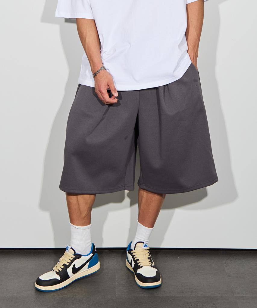 BATTRACT 4-Tuck Balloon Fit Bermuda Triangle Pants_Charcoal