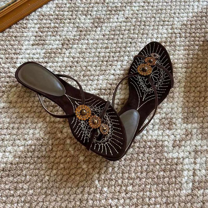 Flip Flops Summer New Round Toe Rhinestone Buckle Soft Sole Non-slip Wear-resistant Low Heel Shoes