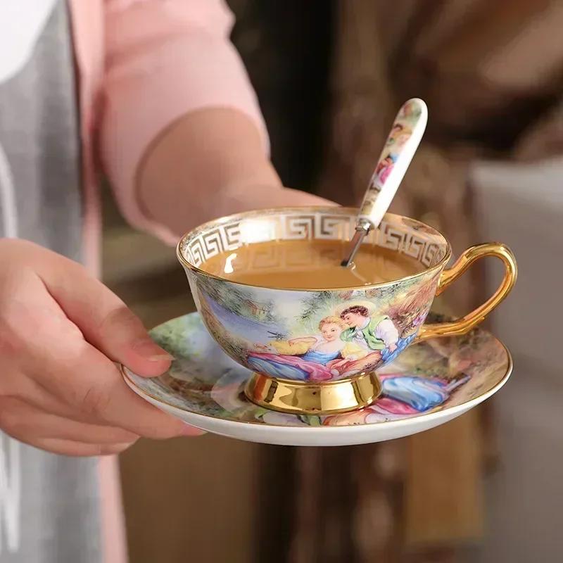 

Европейские кофейные чашки, блюдце для кофейной чашки Court, чашка для чая из костяного фарфора с золотой росписью, набор из 15 кружек для чая 200ml