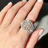 Cao Shi Leichter Luxus Gänseblümchen Design Statement Ring - Europäischer & Amerikanischer Stil Übertriebenes Hohlmuster Schmuck für Damen