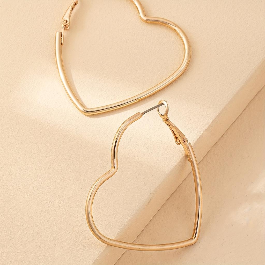 Jewelry Personalized Hollow Heart Stud Earrings, Versatile Temperament Contour Geometric Earrings Women