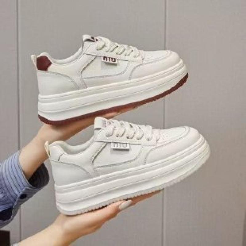 

Маленькие белые туфли, удобная кожаная поверхность, женские кеды на толстой подошве, увеличивающие рост, тренд 2025, весна, новые, универсальные, повседневные, для маленьких женских ножек 40 бежевый