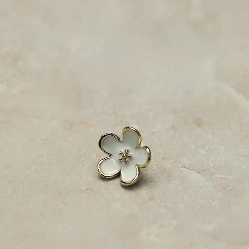 

10 шт. Красивые пуговицы-цветы 12 мм белые/черные сливовые цветки металлические пуговицы декоративные пуговицы для одежды 12mm белый