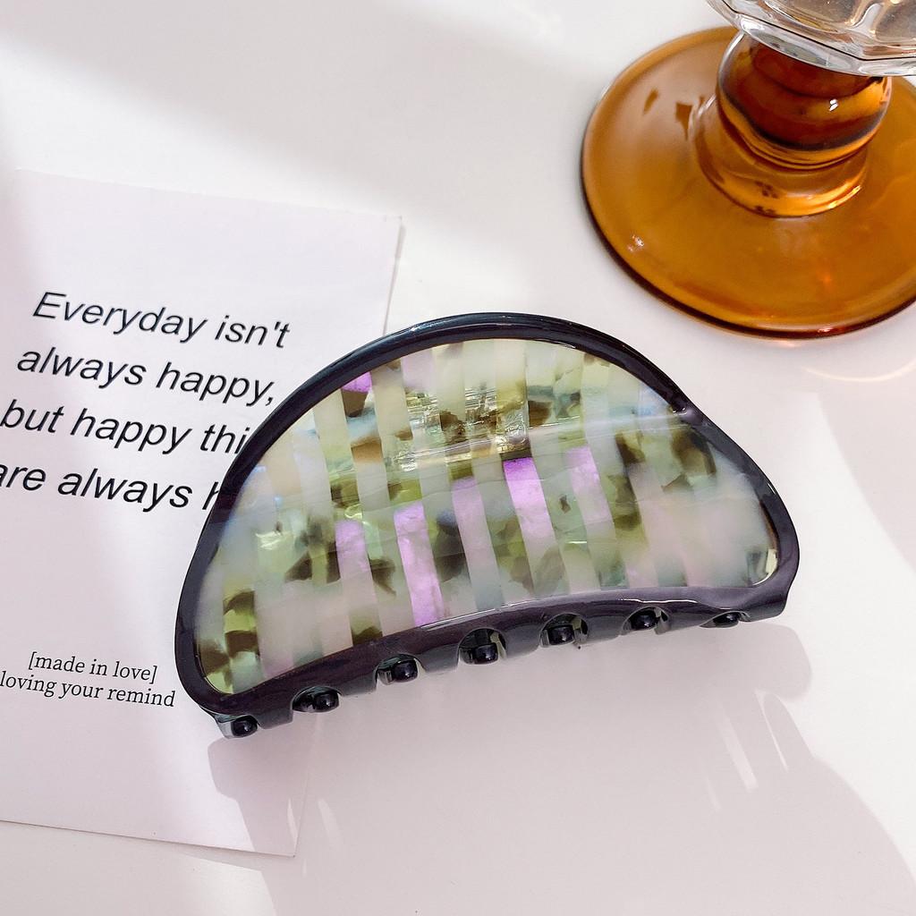 Fashionable Versatile Large Hair Claw With Retro Oval Design For Everyday Use