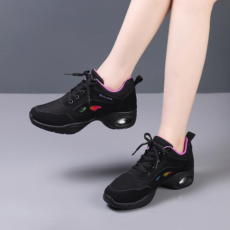 New Women's Dance Shoes Soft Bottom Dancing Not Tired Foot Dance Shoes Ladies Anti-slip Square Dancing Shoes Fashion