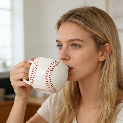 Koffiekopje in Honkbalvorm met Deksel C-vormig Handvat Keramisch Mok 420ml Waterbeker voor Koffie Thee Dranken Huis Keuken Buitengebruik