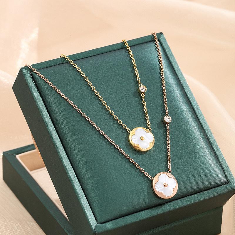 

Новые модные персонализированные ожерелья. Модные подвески в стиле ретро. Модные ретро-колье.