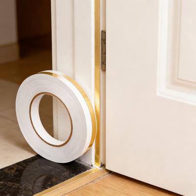 Adesivo per Giunti Piastrelle Autoadesivo Impermeabile Antimuschio Nastro Decorativo per Pavimenti e Pareti Striscia Riempitivo per Spazi in PET Oro Argento Nero per Cucina Bagno Camera da Letto