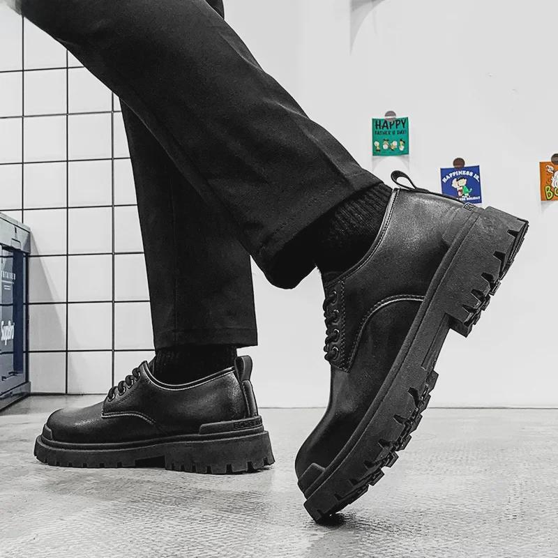 Autumn 2024 Men's Trendy Black Leather Low-Top Lace-Up Casual Outdoor Shoes with Thick Soles