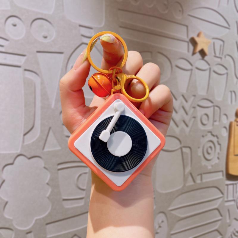 Gramophone Keychain: Fun Portable Music Box & Record Player Bag Pendant Gift for Students and Parties