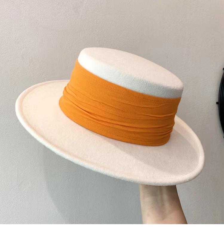 New Fedoras Women's Hat Flat Top Cap French Elegant Straw Hat Fedora Pearl Chain Hat Travel Beach Hat Panama Wide Brim Hat