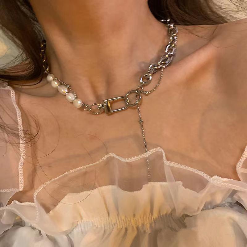 Internet celebrity street hip hop punk style splicing pearl necklace female niche design sense versatile dancing collarbone chain
