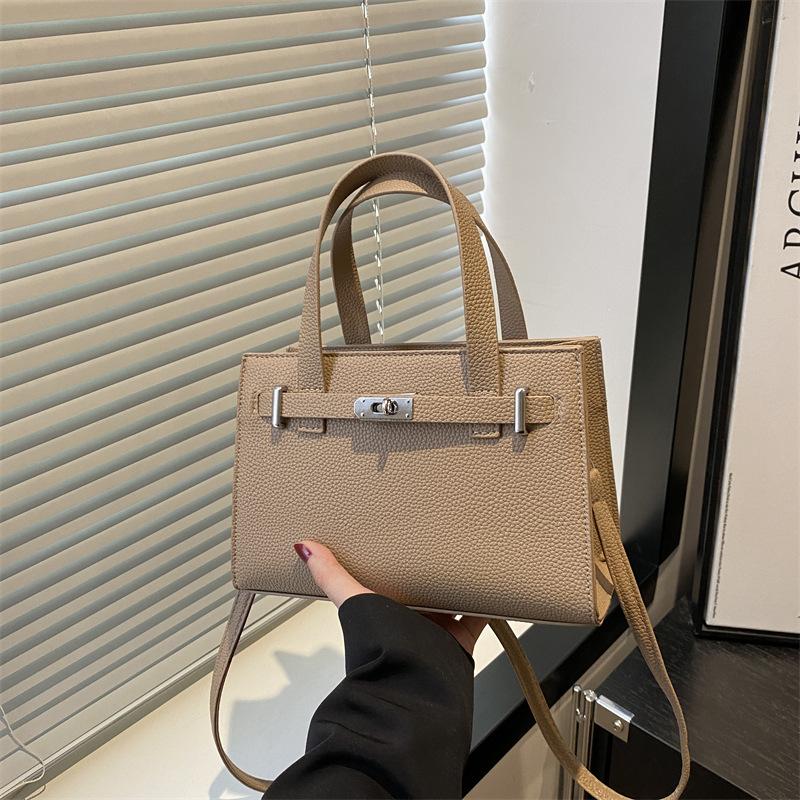 Today's popular atmospheric fashion handbag spring new texture niche shoulder messenger bag commuter women's bag