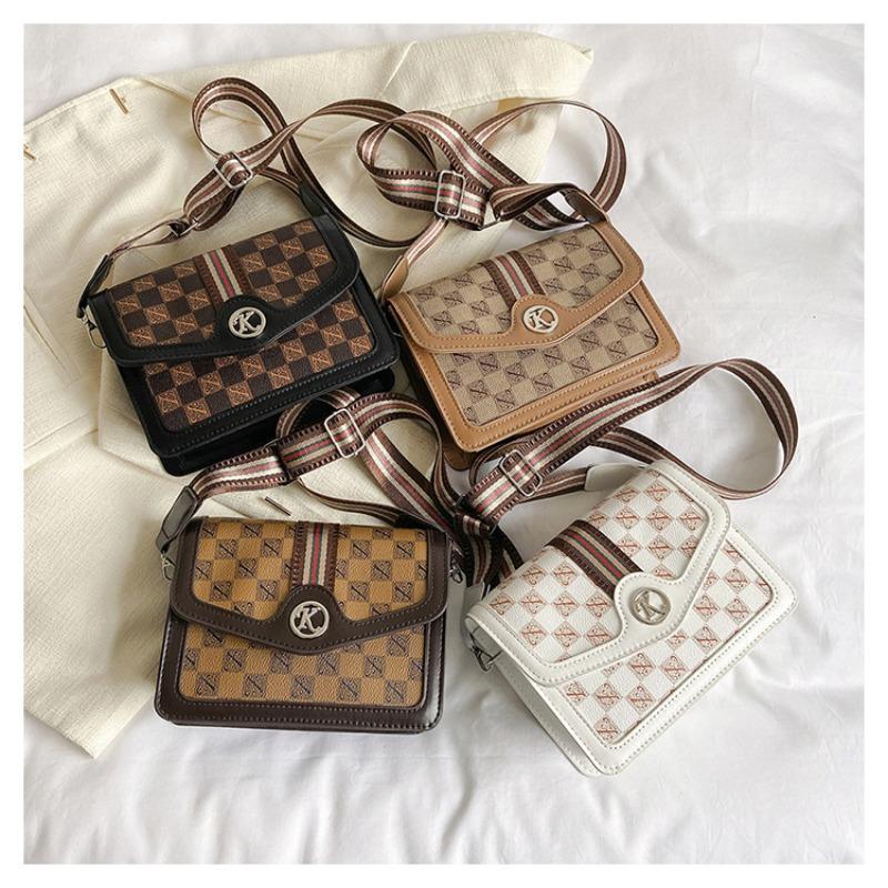 New fashion trend women's shoulder messenger bag versatile retro small square bag niche women's bag