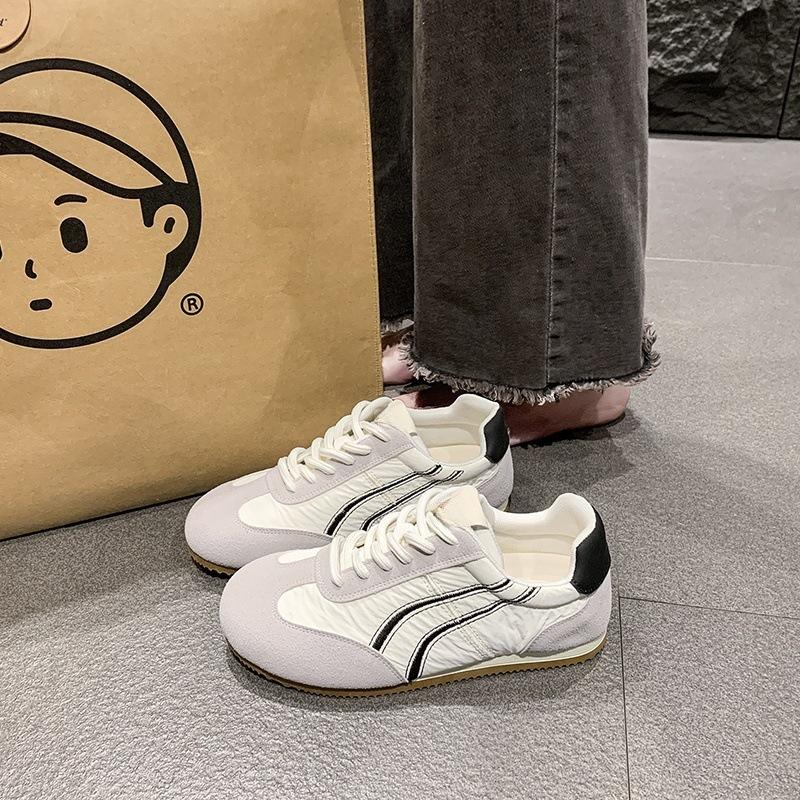 2025 spring ballet training shoes women's new Internet celebrities super fire flat casual sports shoes retro lace-up Forrest Gump shoes