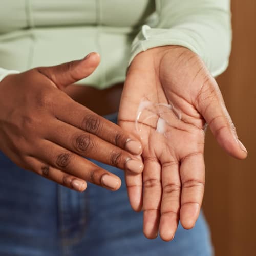 The Body Shop Official Hand Cream ST (Strawberry Scent) 30mL Authentic