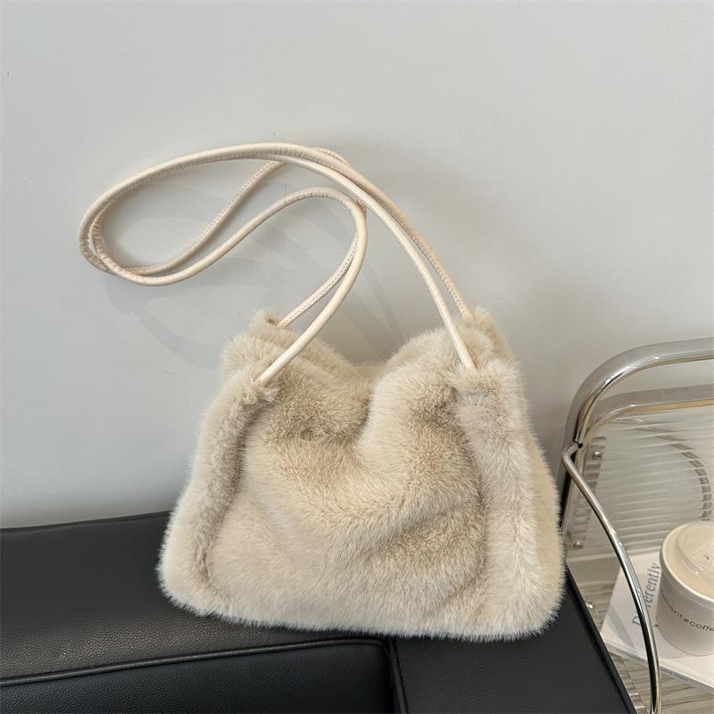 Plush Underarm Bag Cute Literary Lightweight Simple Casual Bag Fashionable Versatile Shoulder Bag Tide