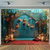 Un elegante fondo de arco marroquí decorado con linternas y flores - decoración de pavo real de poliéster duradero