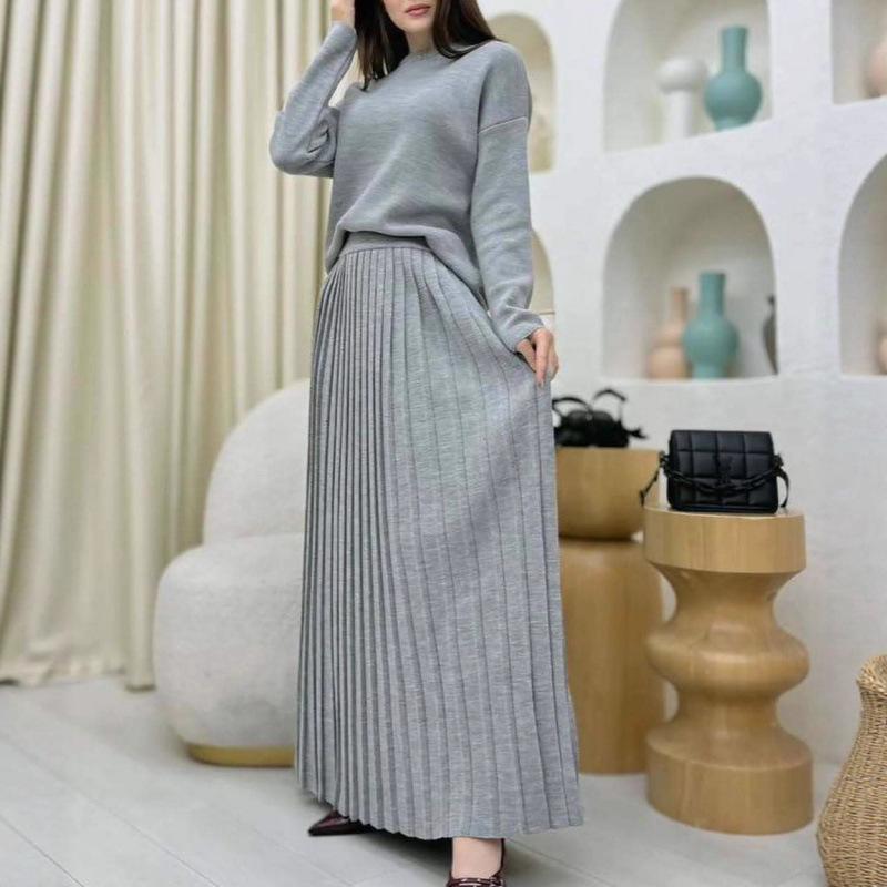 2025 Autumn Women's Round Neck Loose Knit Top & A-Line Skirt Set