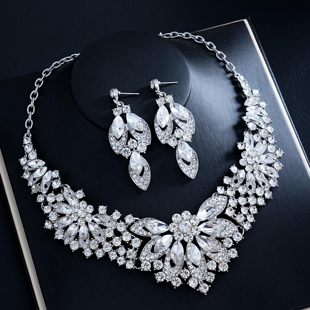 European and American Fashion Light Luxury Necklace Earrings Two-piece Set Bridal Wedding Accessories Dress Set Female 2026