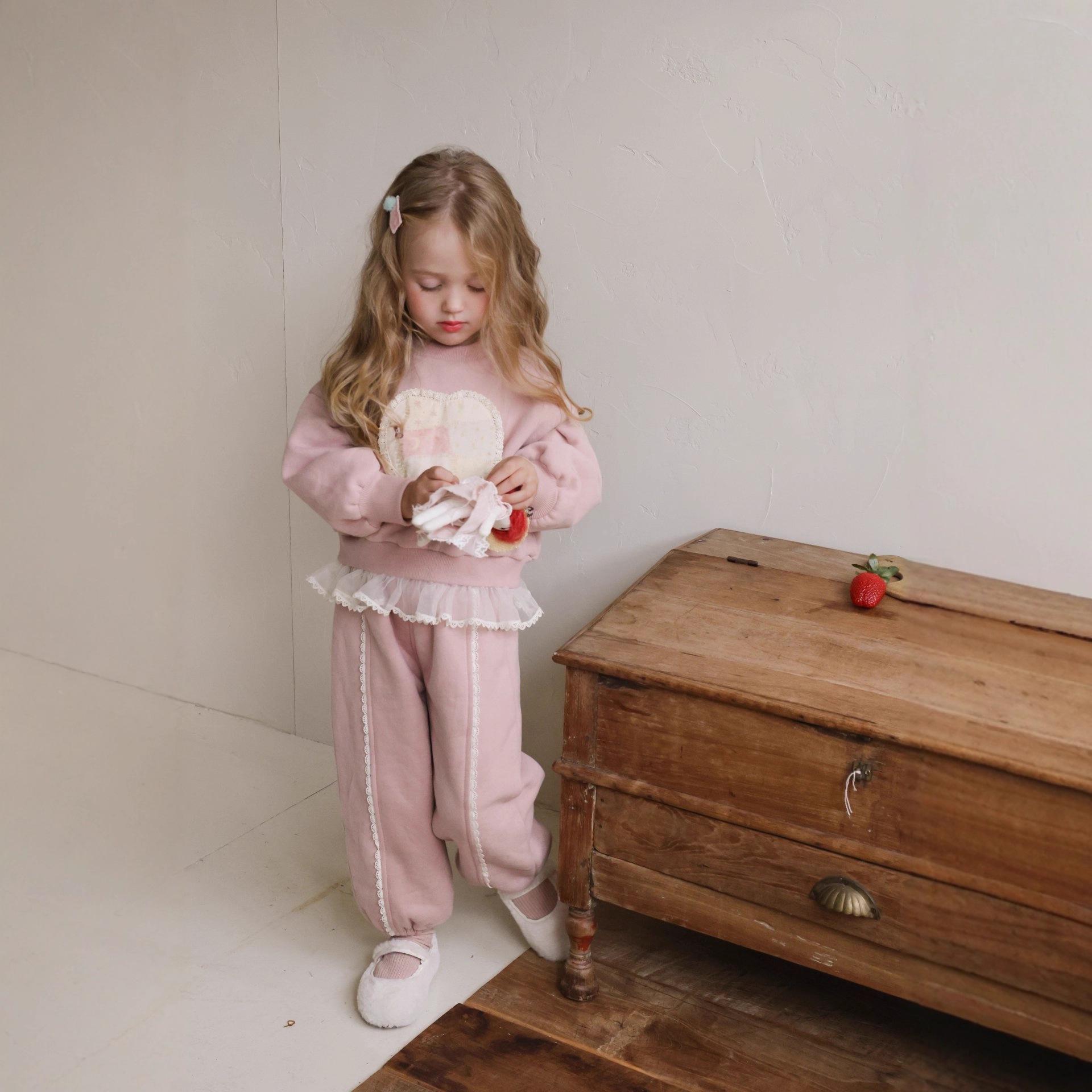 Девочки 2025 Корейский стиль Велюровый худи и повседневные брюки Комплект из двух предметов Зимний 100 cm