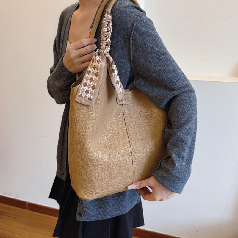 Fashionable Medium Sized Tote Bag Elegant And Chic Single Shoulder Crossbody Purse For Work