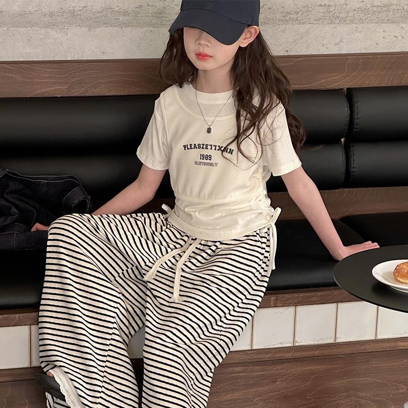 

Комплект летней полосатой футболки и креп-брюк для девочек (2025) 170 cm