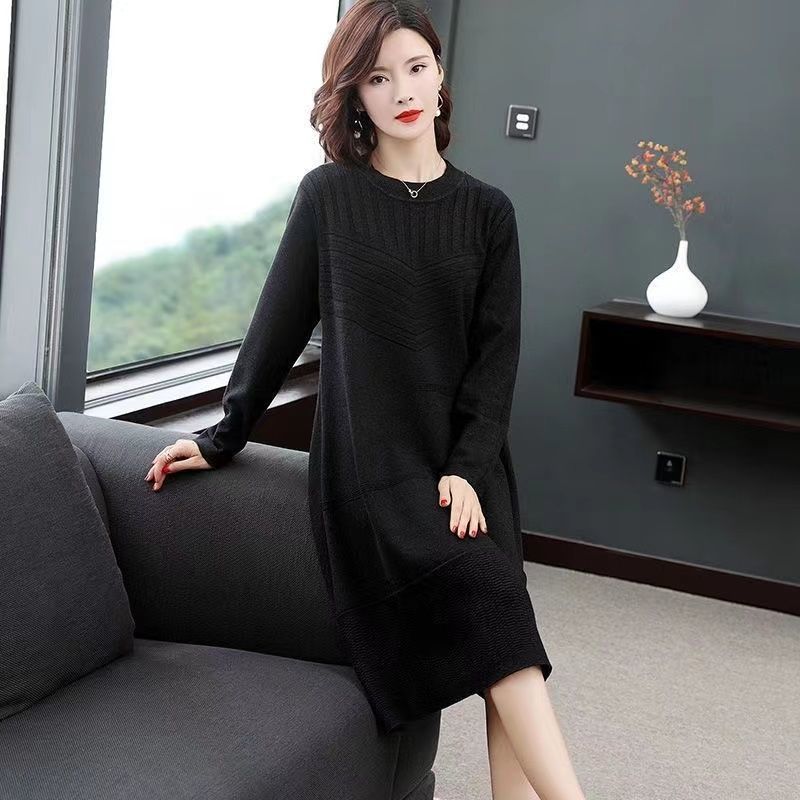 Pletené svetrové šaty ke kolenům pro ženy Podzimní a zimní stylový pulovr střední délky a jednobarevné pletené šaty s dlouhým rukávem Pulovr
