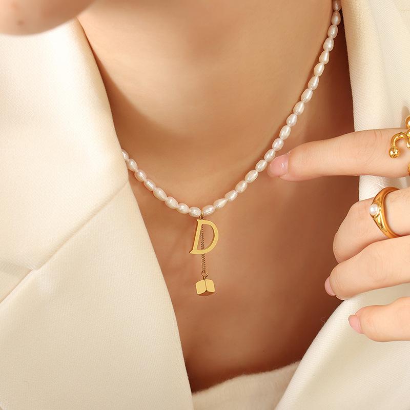 Lanț de perle de apă dulce geometrice franceze, colier cu pandantiv pătrat cu literă D engleză pentru femei, bijuterii cu temperament pentru celebrități