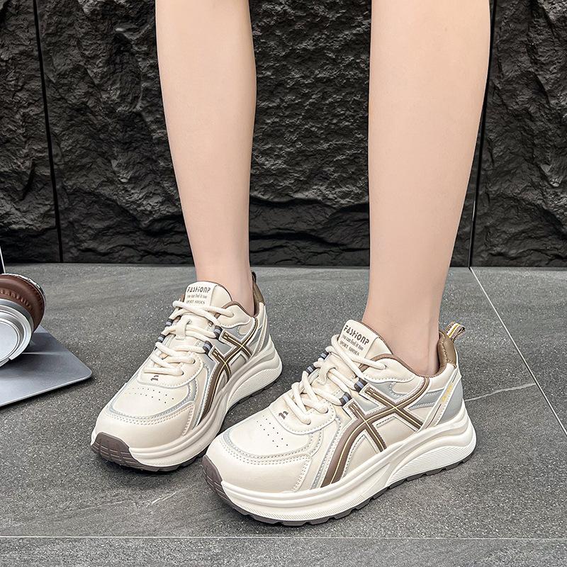 New thick-soled heightening dad shoes autumn breathable and lightweight casual sports shoes