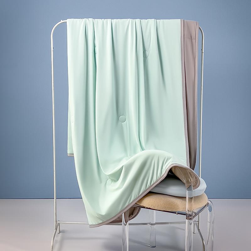 Soft and Comfortable Summer Quilt Cool Air Conditioner Cool Ice Cream Cool Silk Machine Wash Summer Quilt